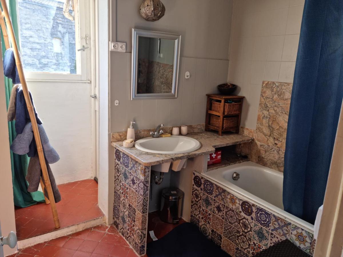 Apartament Un Nid Sur Les Toits Face Au Palais Des Papes Awinion Zewnętrze zdjęcie