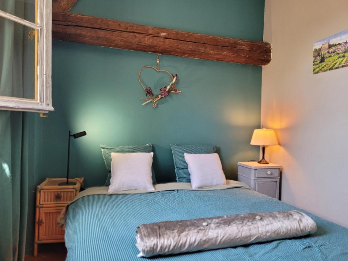 Apartament Un Nid Sur Les Toits Face Au Palais Des Papes Awinion Zewnętrze zdjęcie