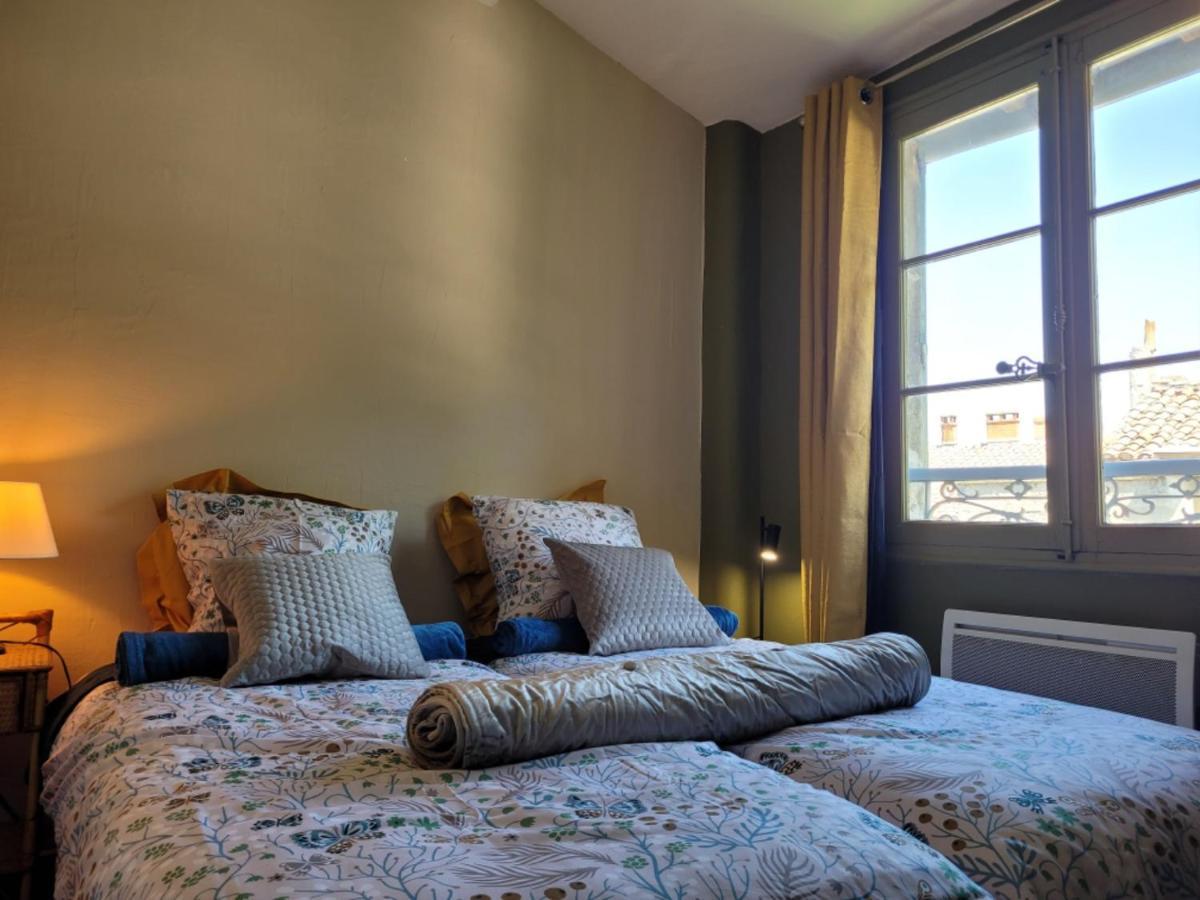 Apartament Un Nid Sur Les Toits Face Au Palais Des Papes Awinion Zewnętrze zdjęcie