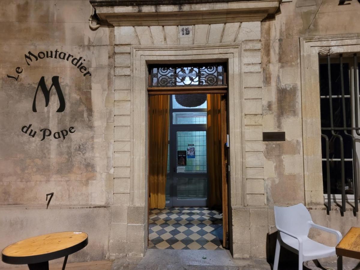 Apartament Un Nid Sur Les Toits Face Au Palais Des Papes Awinion Zewnętrze zdjęcie