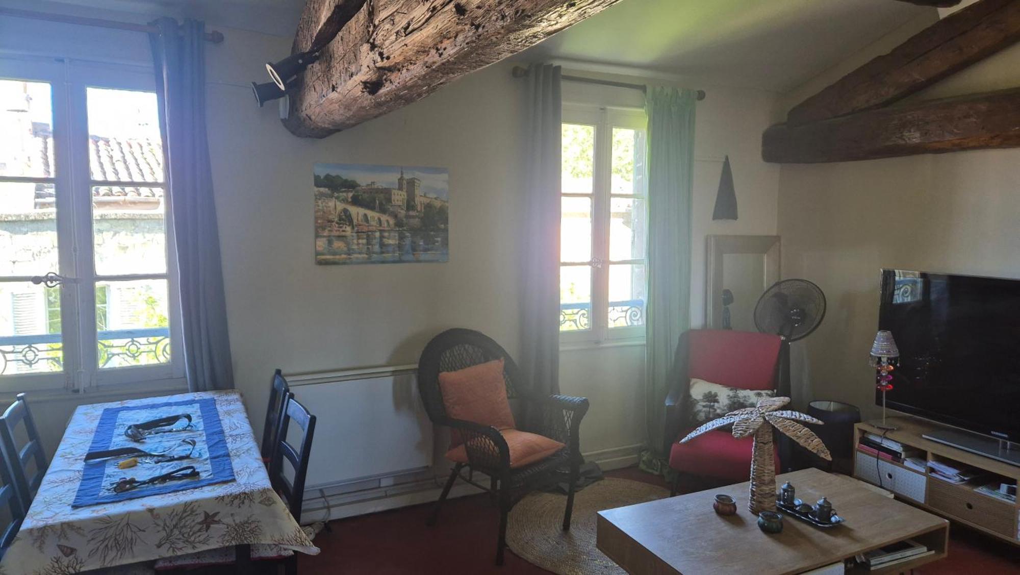 Apartament Un Nid Sur Les Toits Face Au Palais Des Papes Awinion Zewnętrze zdjęcie
